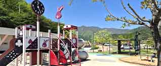 등억알프스야영장 전경